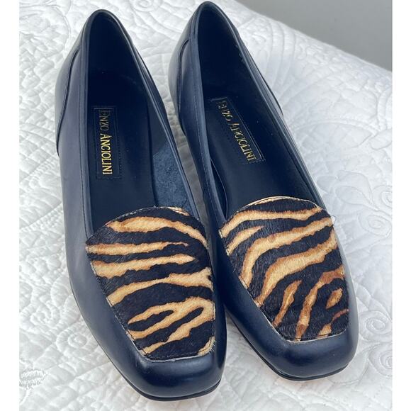 NWOT Enzo Angiolini Women's 7.5M Black Slip On Leather Loafers With Cow Hair - Picture 1 of 9